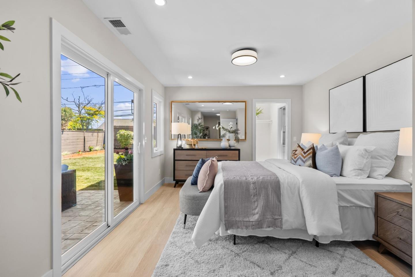 Detail Gallery Image 22 of 35 For 1700 Dale Ave, San Mateo,  CA 94401 - 4 Beds | 2 Baths