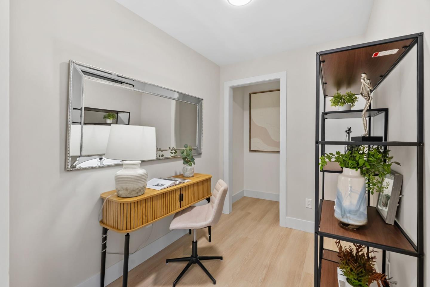 Detail Gallery Image 25 of 35 For 1700 Dale Ave, San Mateo,  CA 94401 - 4 Beds | 2 Baths