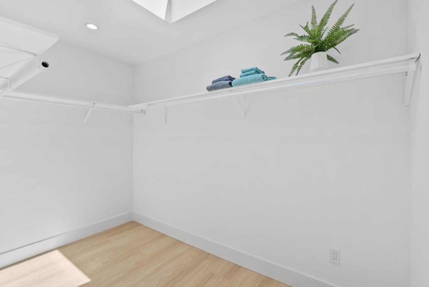 Detail Gallery Image 28 of 35 For 1700 Dale Ave, San Mateo,  CA 94401 - 4 Beds | 2 Baths