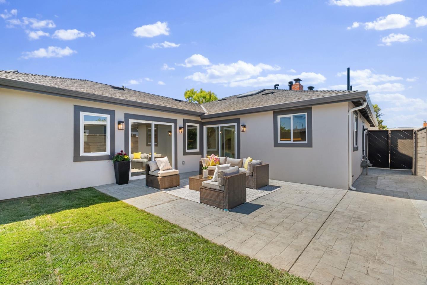 Detail Gallery Image 30 of 35 For 1700 Dale Ave, San Mateo,  CA 94401 - 4 Beds | 2 Baths