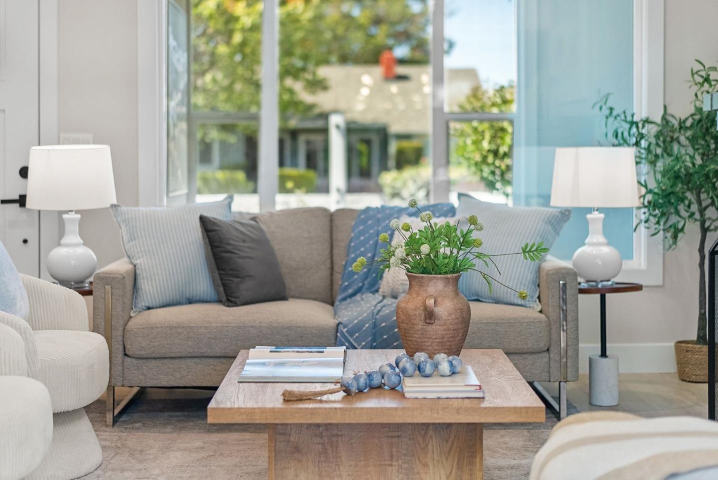 Detail Gallery Image 6 of 35 For 1700 Dale Ave, San Mateo,  CA 94401 - 4 Beds | 2 Baths