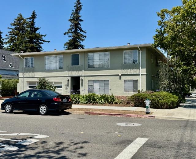 Detail Gallery Image 2 of 4 For 2 Arundel Rd, Burlingame,  CA 94010 - – Beds | – Baths