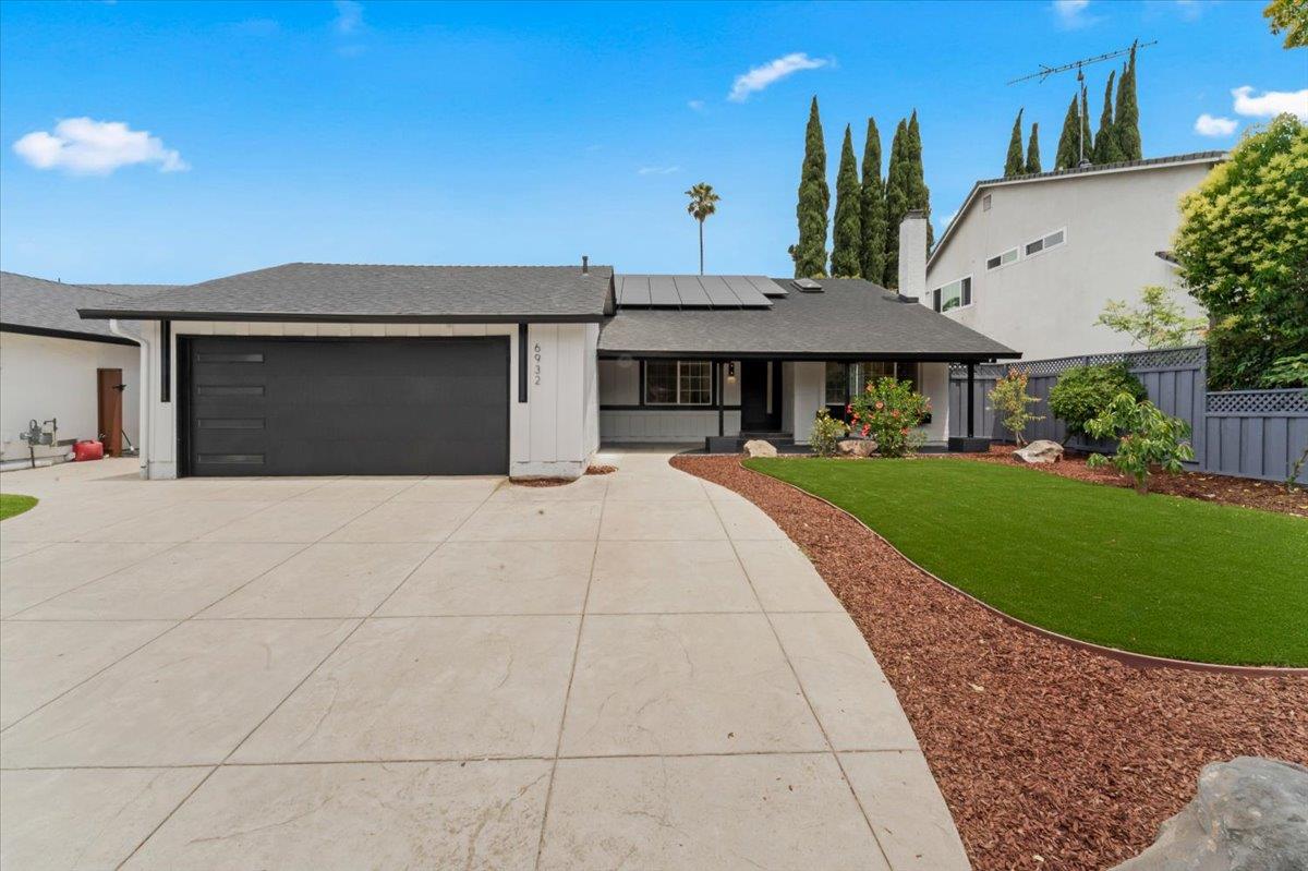 Detail Gallery Image 3 of 46 For 6932 Burning Tree Ct, San Jose,  CA 95119 - 4 Beds | 2 Baths