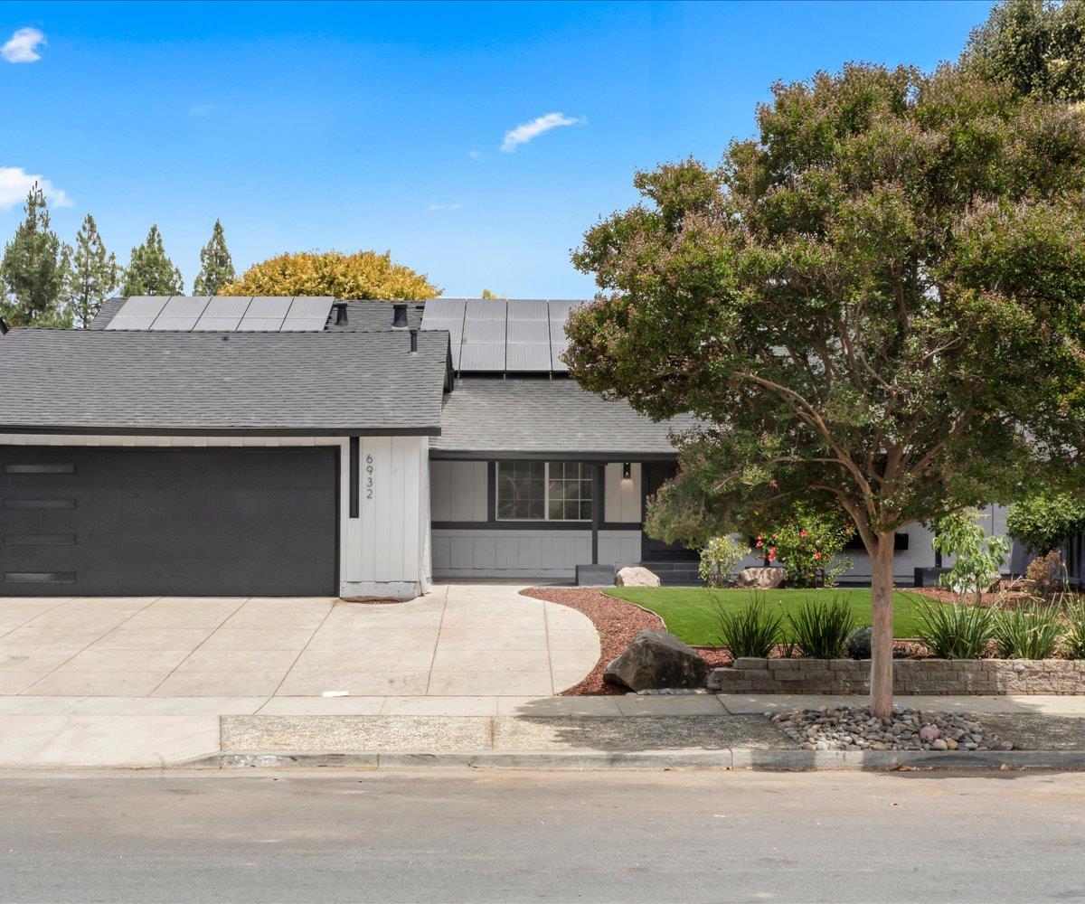 Detail Gallery Image 4 of 46 For 6932 Burning Tree Ct, San Jose,  CA 95119 - 4 Beds | 2 Baths