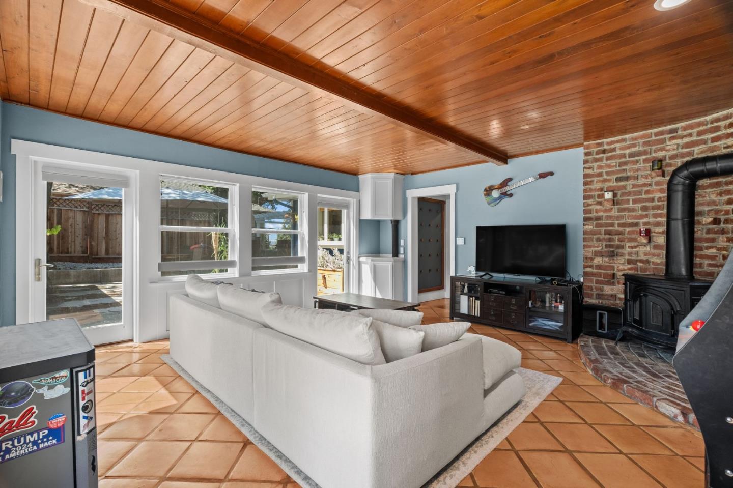 Detail Gallery Image 11 of 45 For 327 Crest Dr, San Jose,  CA 95127 - 4 Beds | 2/1 Baths