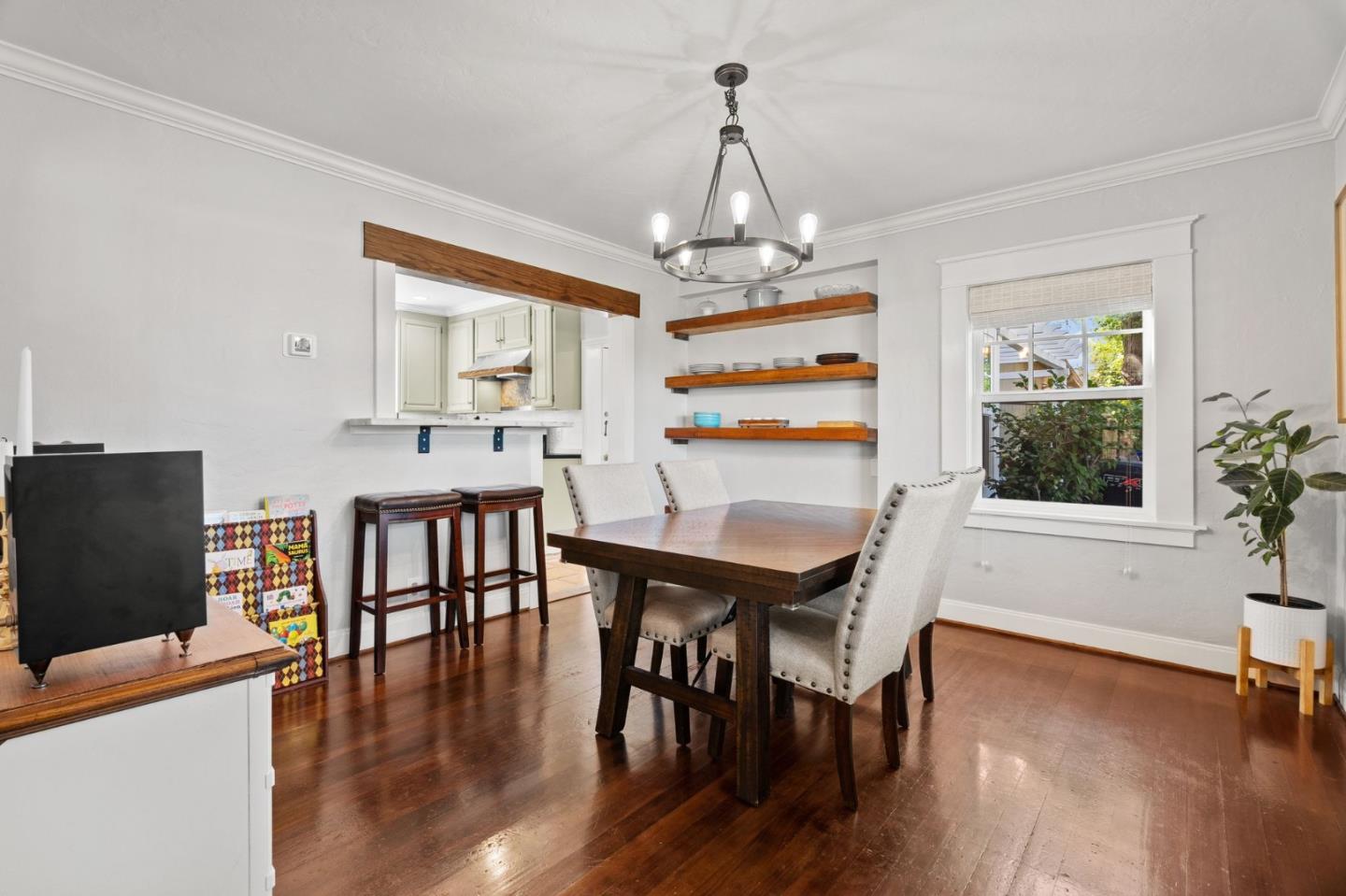 Detail Gallery Image 13 of 45 For 327 Crest Dr, San Jose,  CA 95127 - 4 Beds | 2/1 Baths