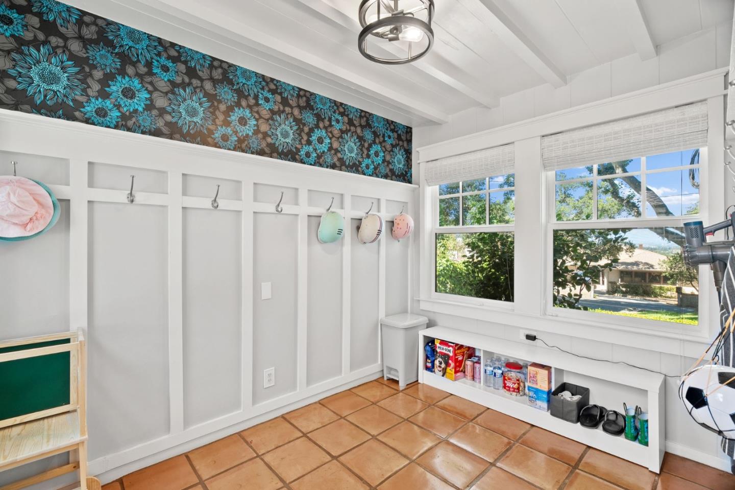 Detail Gallery Image 14 of 45 For 327 Crest Dr, San Jose,  CA 95127 - 4 Beds | 2/1 Baths