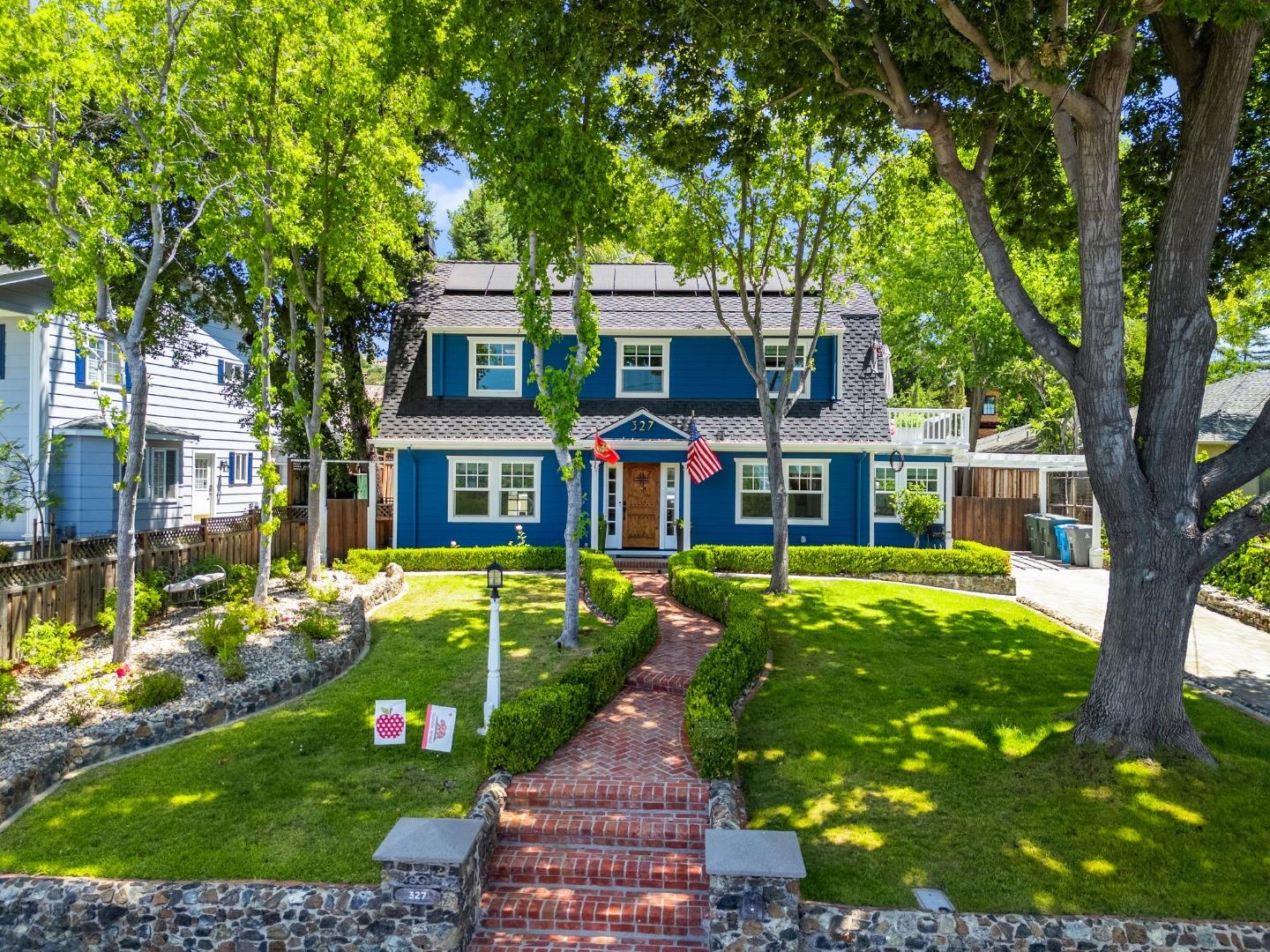 Detail Gallery Image 2 of 45 For 327 Crest Dr, San Jose,  CA 95127 - 4 Beds | 2/1 Baths