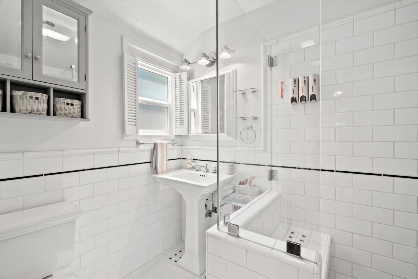 Detail Gallery Image 24 of 45 For 327 Crest Dr, San Jose,  CA 95127 - 4 Beds | 2/1 Baths