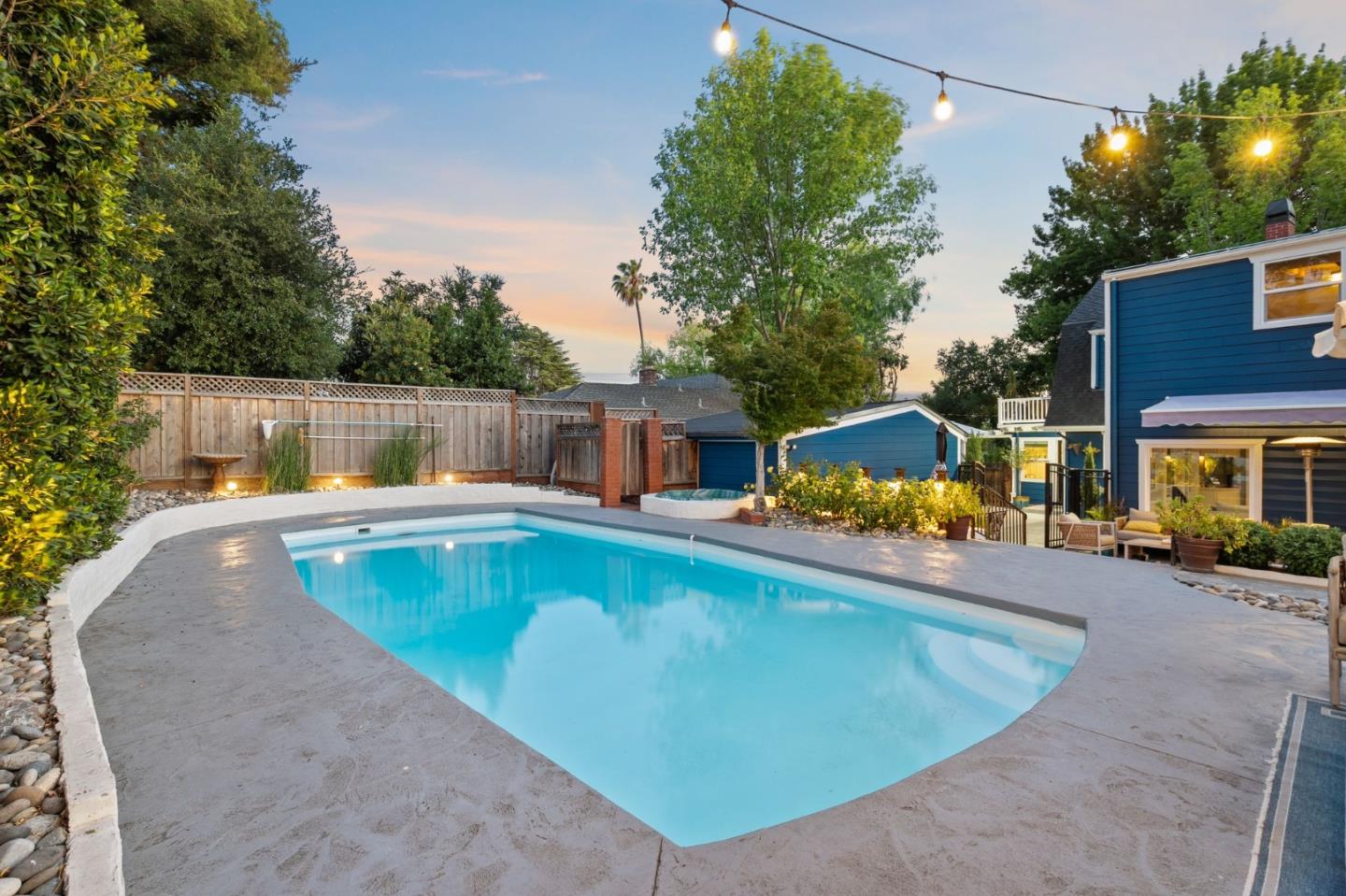 Detail Gallery Image 28 of 45 For 327 Crest Dr, San Jose,  CA 95127 - 4 Beds | 2/1 Baths