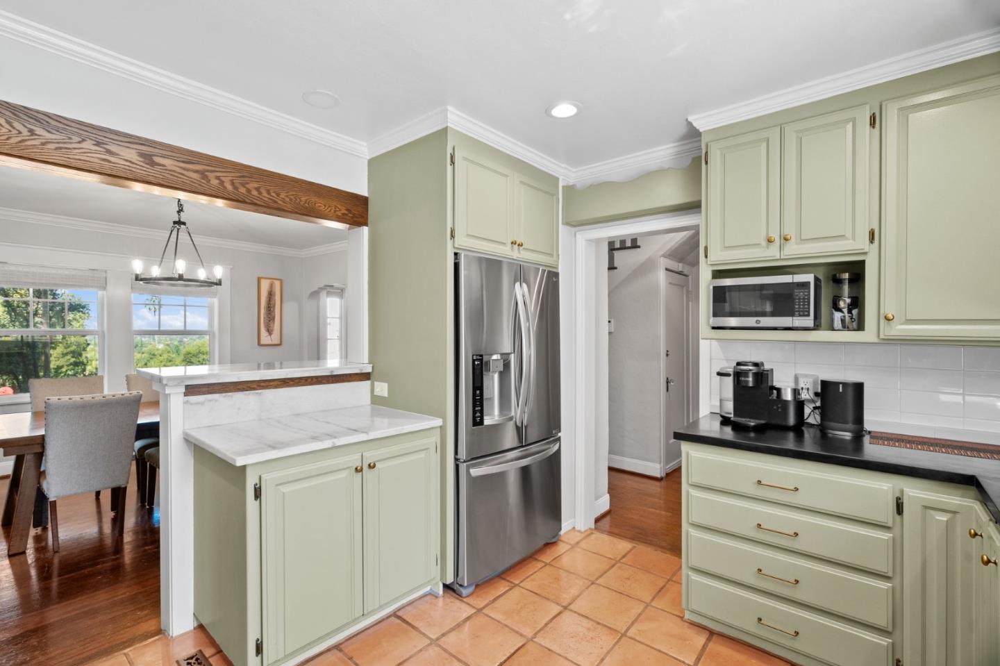 Detail Gallery Image 7 of 45 For 327 Crest Dr, San Jose,  CA 95127 - 4 Beds | 2/1 Baths