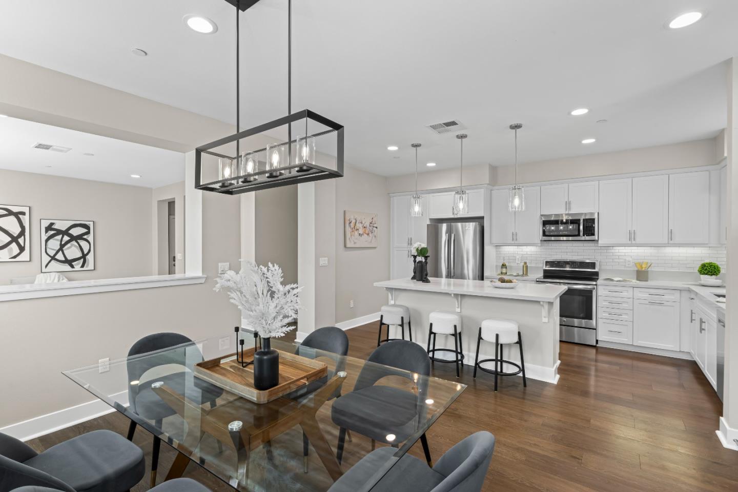 Detail Gallery Image 12 of 55 For 128 Peral Ave, Morgan Hill,  CA 95037 - 3 Beds | 2/1 Baths