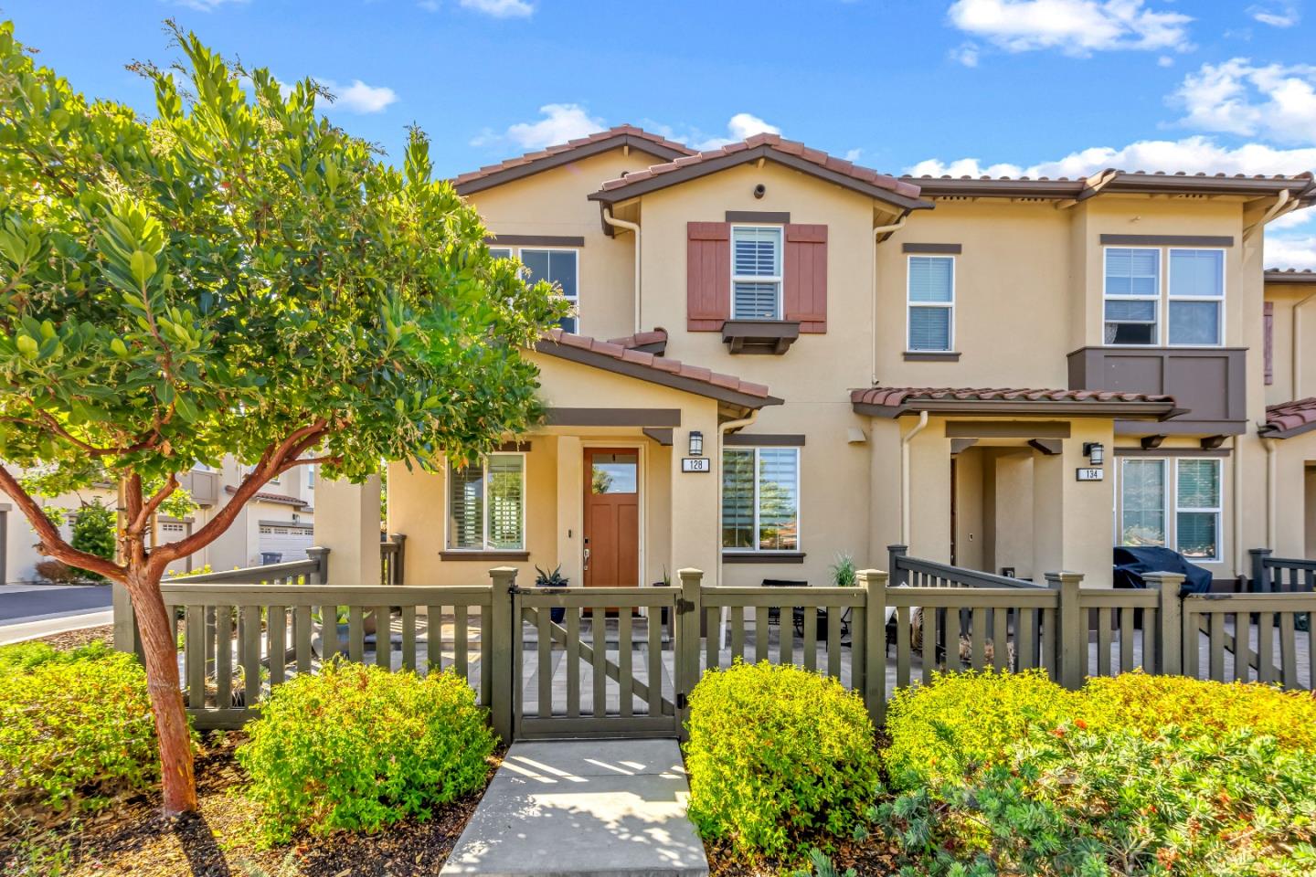 Detail Gallery Image 4 of 55 For 128 Peral Ave, Morgan Hill,  CA 95037 - 3 Beds | 2/1 Baths