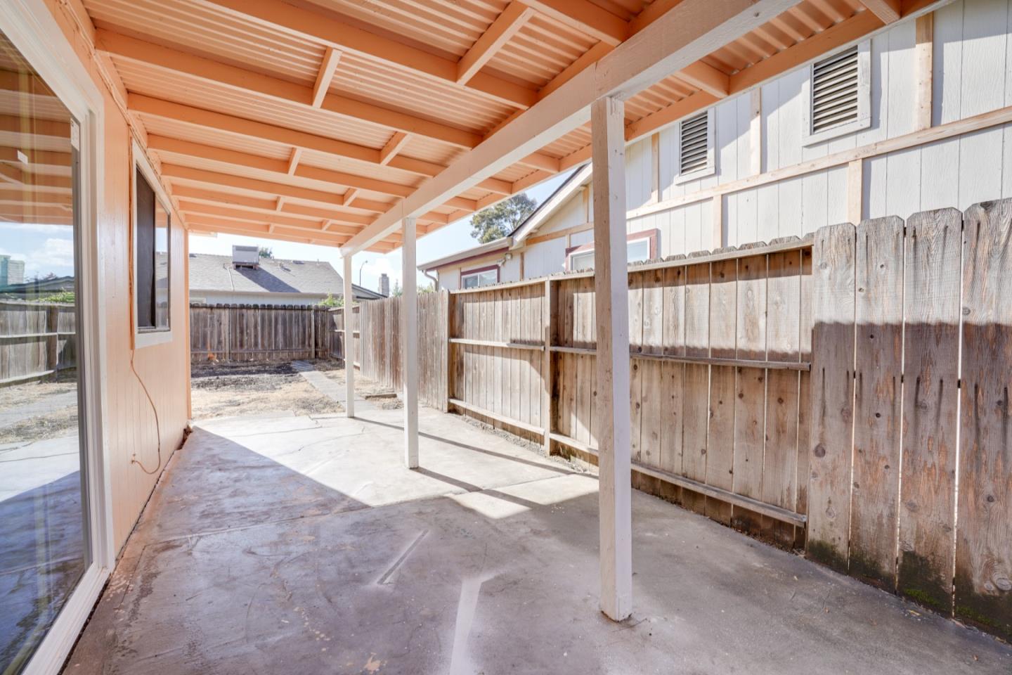 Detail Gallery Image 14 of 15 For 2524 Pemberton Ct, Stockton,  CA 95210 - 3 Beds | 2 Baths