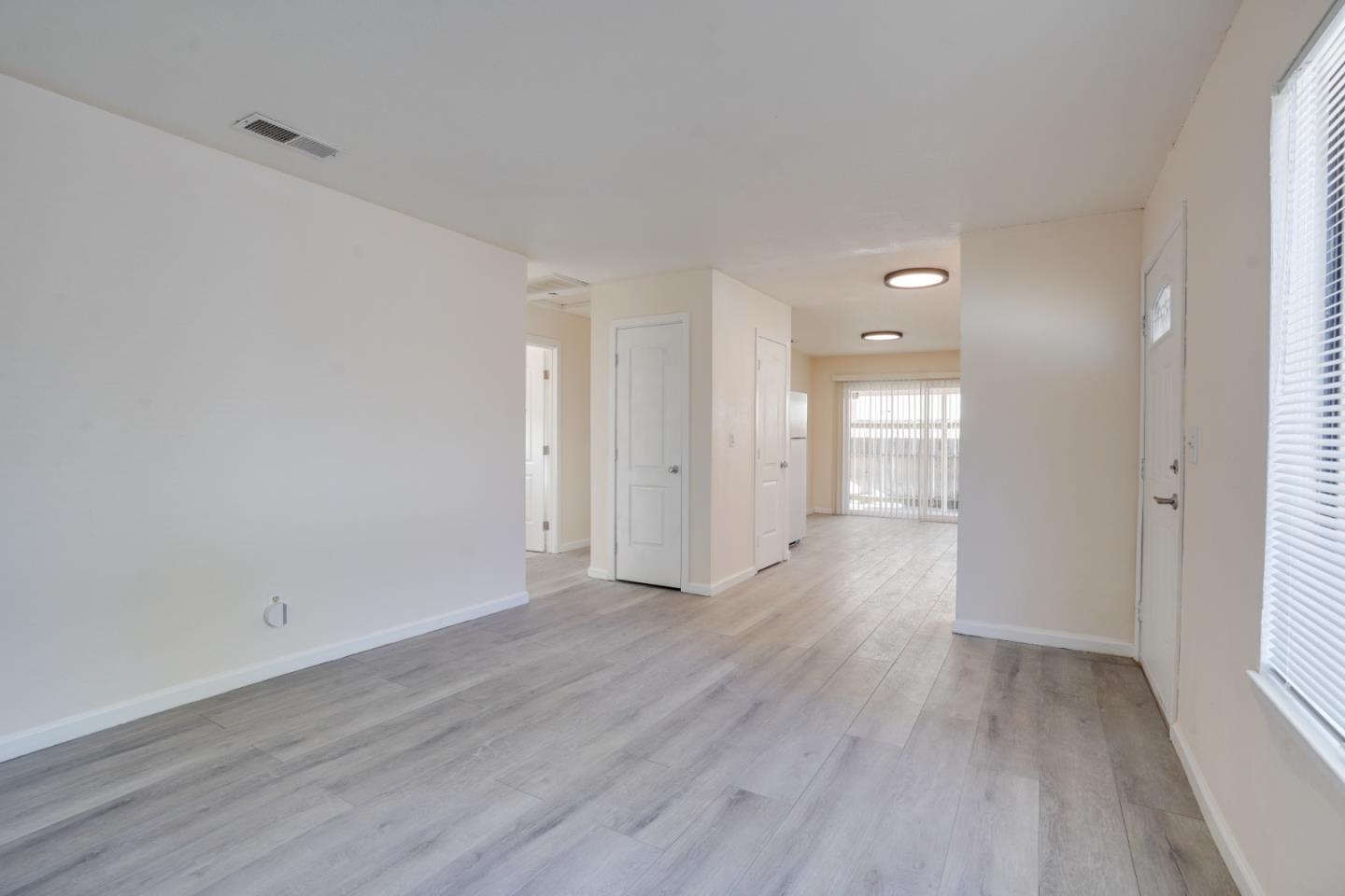 Detail Gallery Image 3 of 15 For 2524 Pemberton Ct, Stockton,  CA 95210 - 3 Beds | 2 Baths