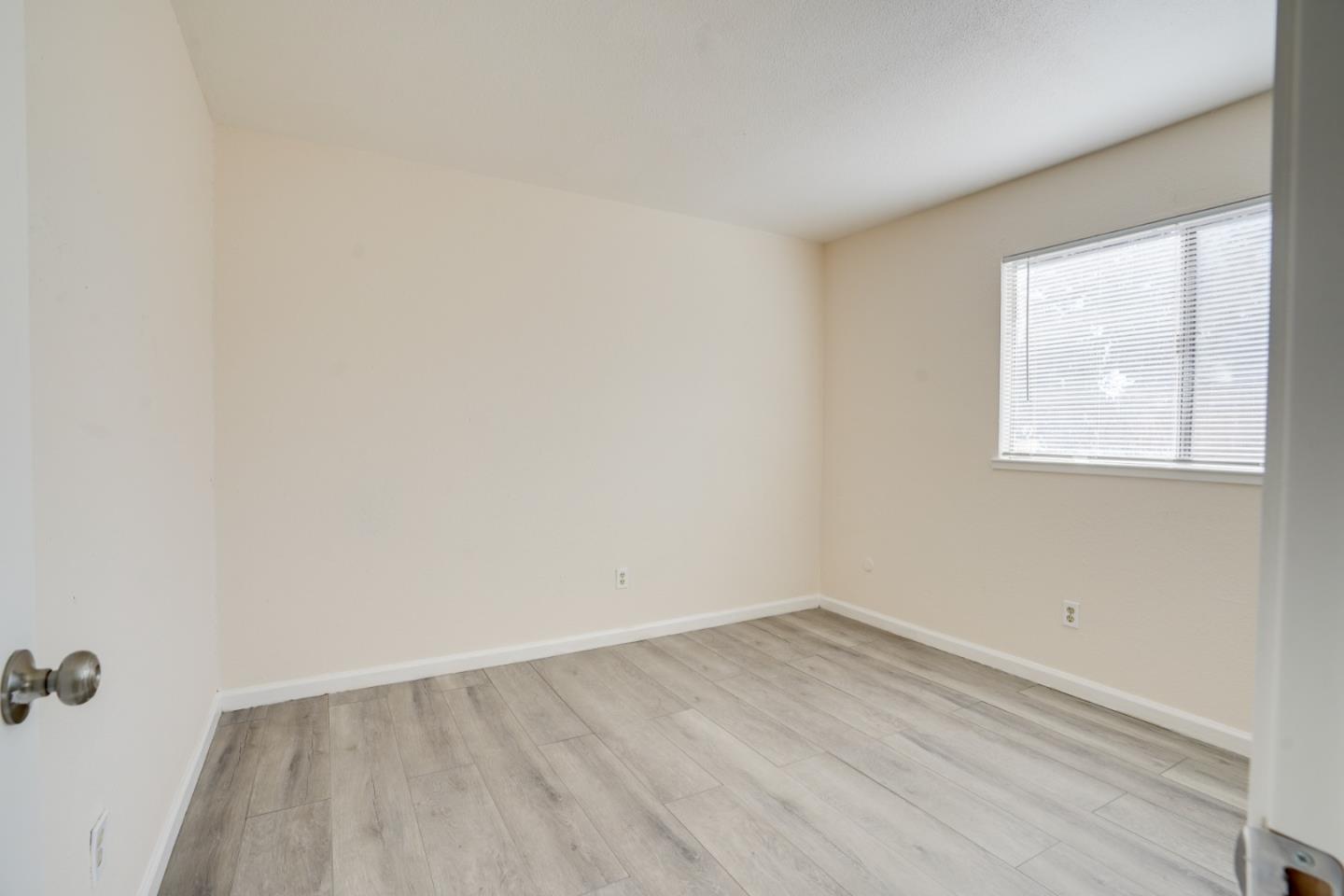 Detail Gallery Image 6 of 15 For 2524 Pemberton Ct, Stockton,  CA 95210 - 3 Beds | 2 Baths