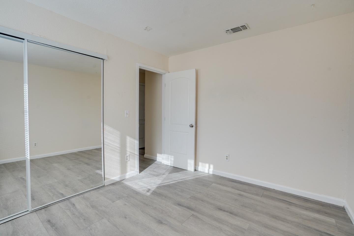 Detail Gallery Image 7 of 15 For 2524 Pemberton Ct, Stockton,  CA 95210 - 3 Beds | 2 Baths