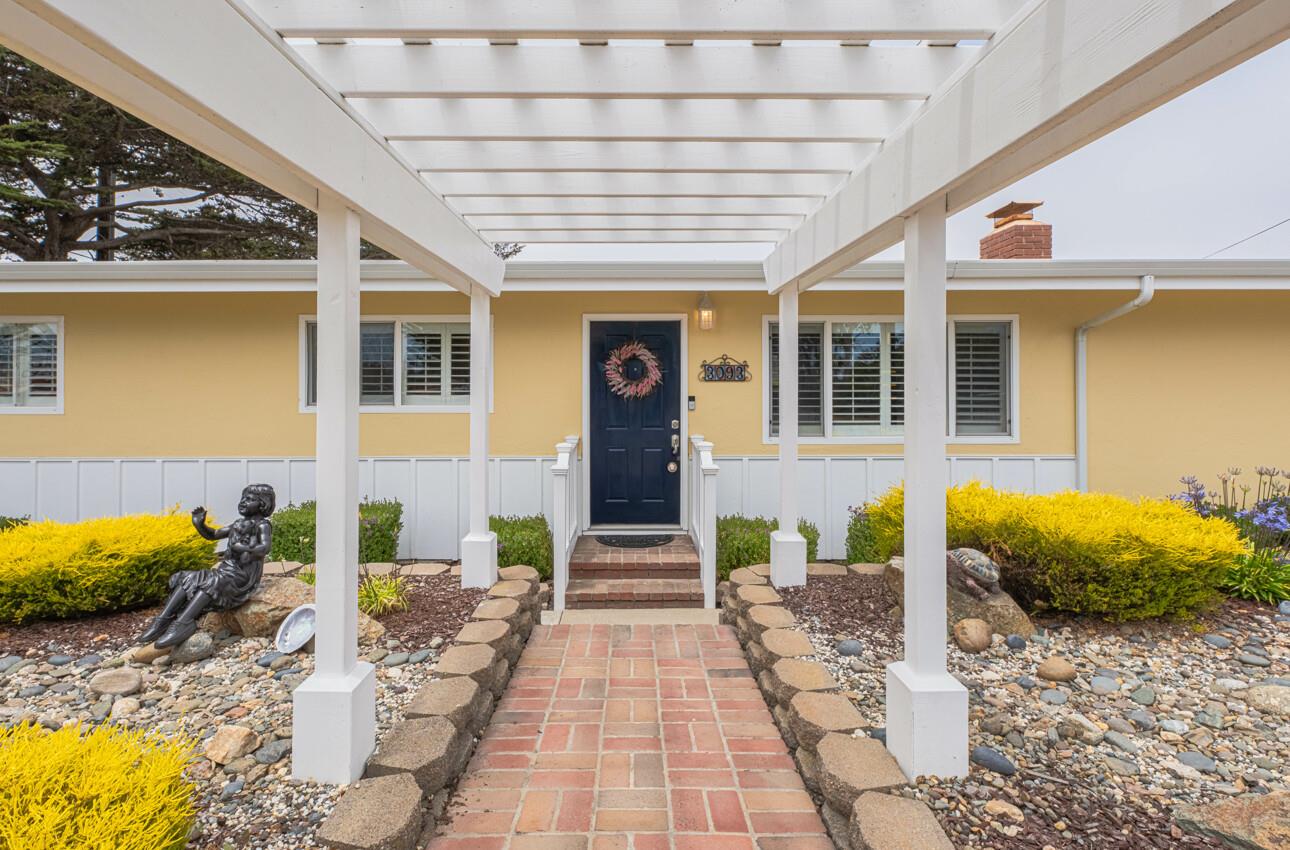 Detail Gallery Image 4 of 36 For 3093 Salinas Ave, Marina,  CA 93933 - 3 Beds | 2 Baths