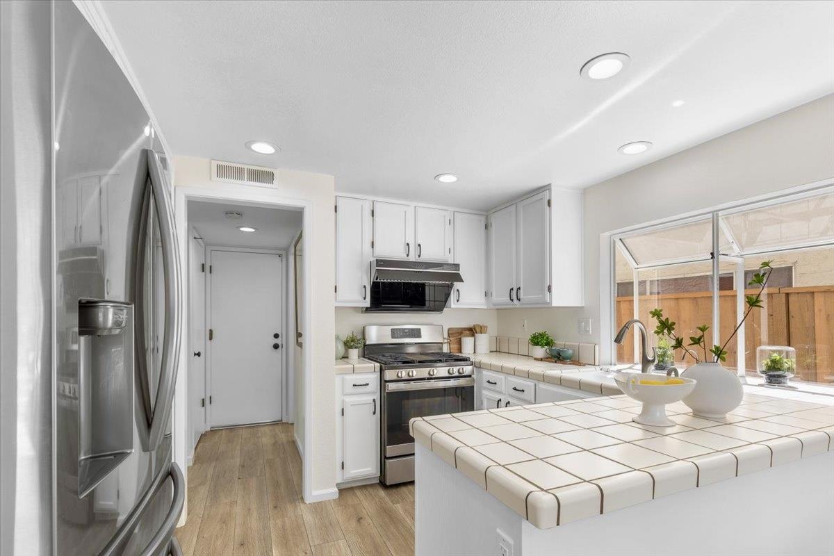 Detail Gallery Image 13 of 30 For 885 Kiperash Ct, San Jose,  CA 95133 - 3 Beds | 2/1 Baths