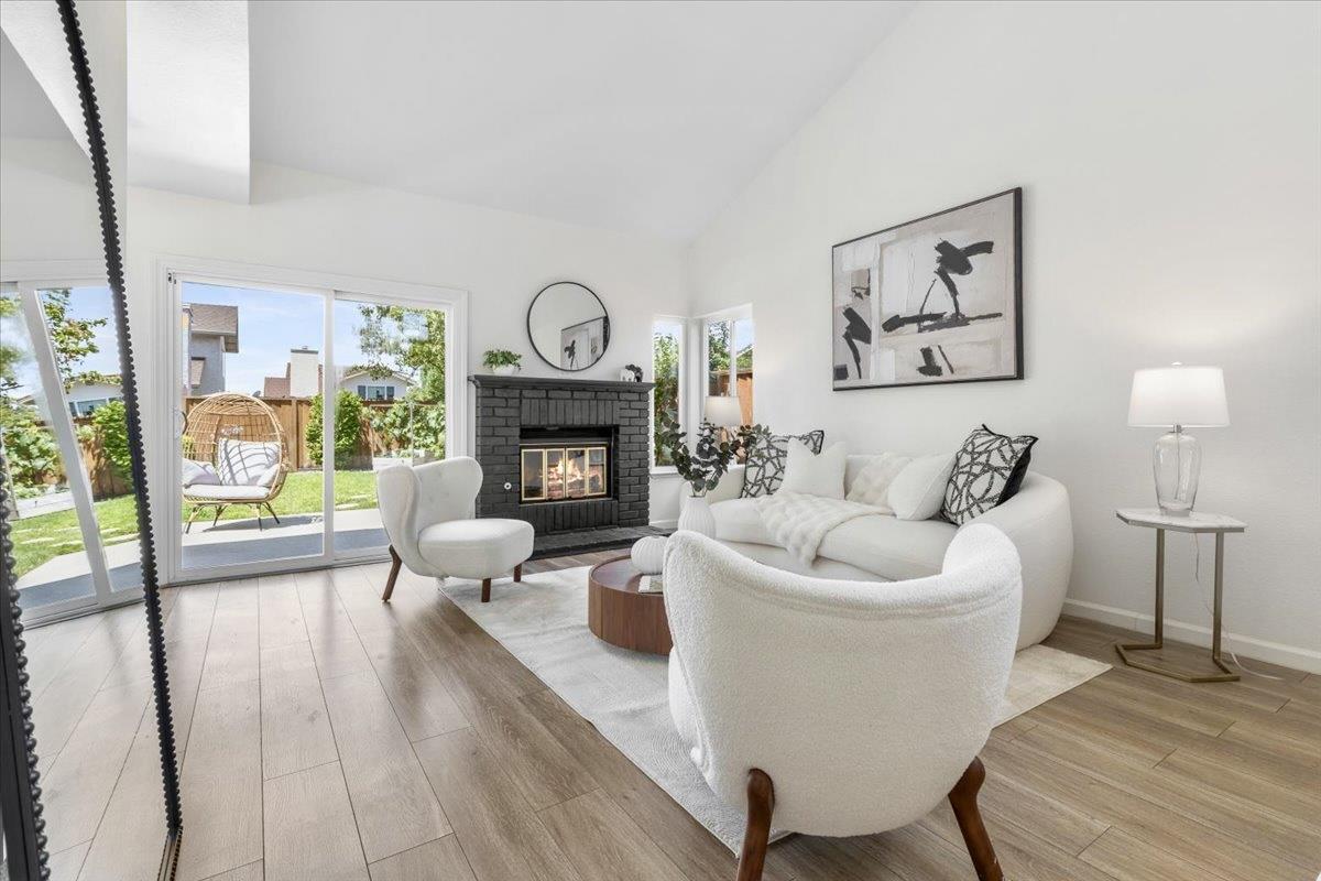Detail Gallery Image 2 of 30 For 885 Kiperash Ct, San Jose,  CA 95133 - 3 Beds | 2/1 Baths
