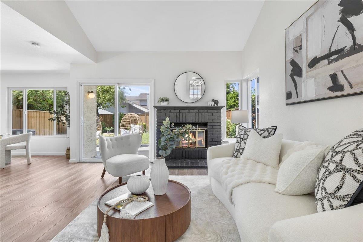 Detail Gallery Image 4 of 30 For 885 Kiperash Ct, San Jose,  CA 95133 - 3 Beds | 2/1 Baths