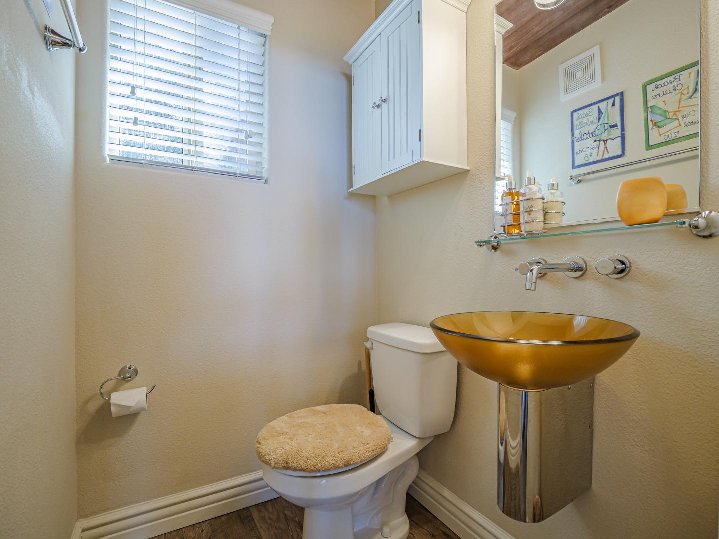 Detail Gallery Image 14 of 23 For 156 Mar Vista Dr, Monterey,  CA 93940 - 2 Beds | 1 Baths