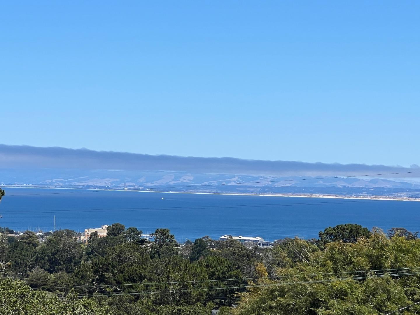 Detail Gallery Image 4 of 23 For 156 Mar Vista Dr, Monterey,  CA 93940 - 2 Beds | 1 Baths