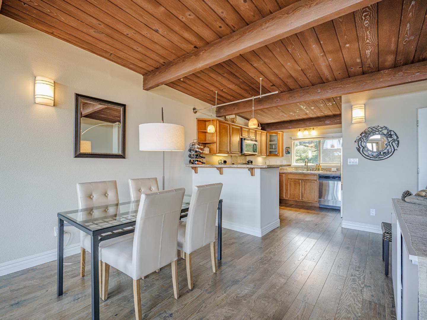 Detail Gallery Image 6 of 23 For 156 Mar Vista Dr, Monterey,  CA 93940 - 2 Beds | 1 Baths
