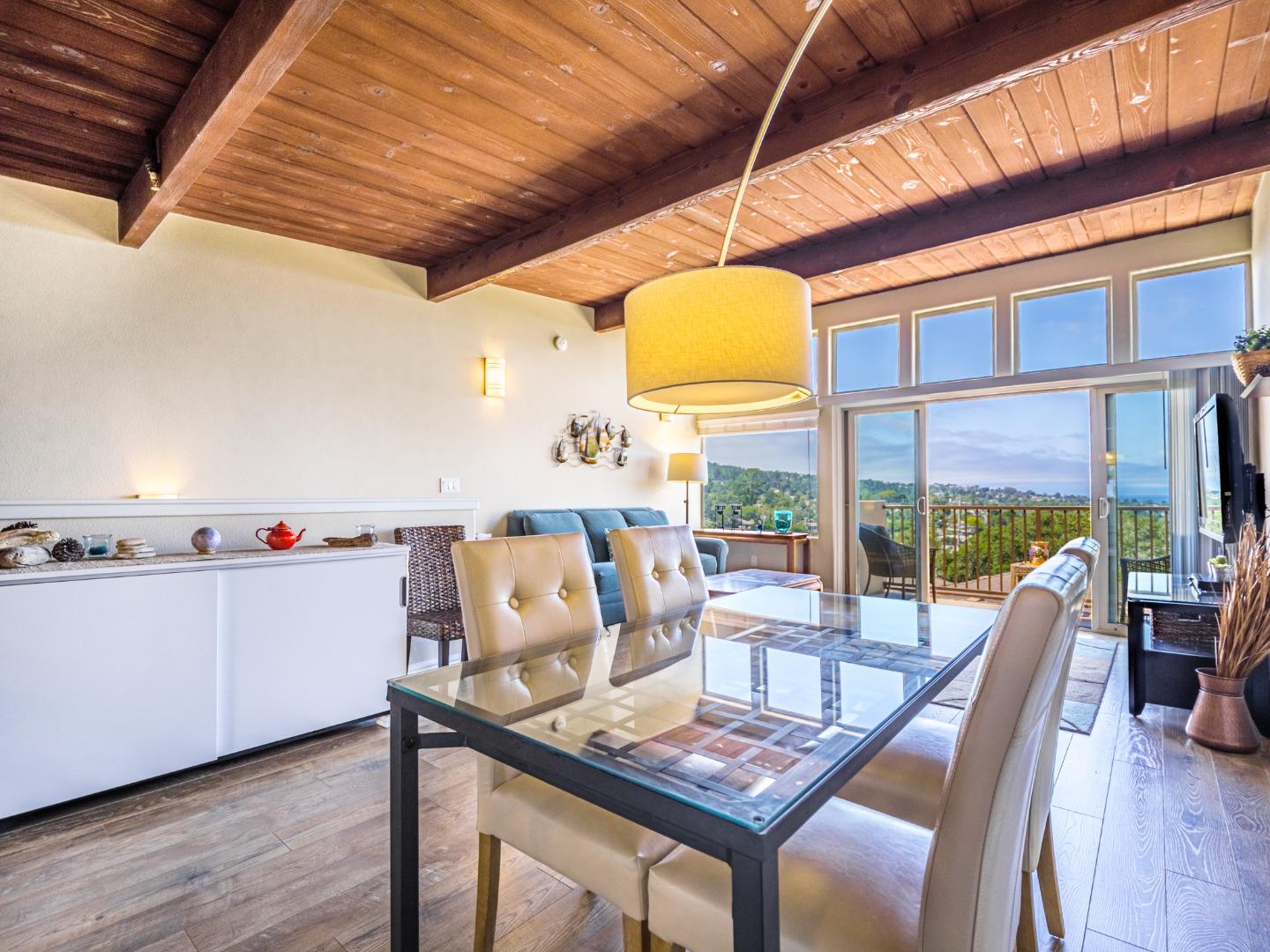Detail Gallery Image 9 of 23 For 156 Mar Vista Dr, Monterey,  CA 93940 - 2 Beds | 1 Baths