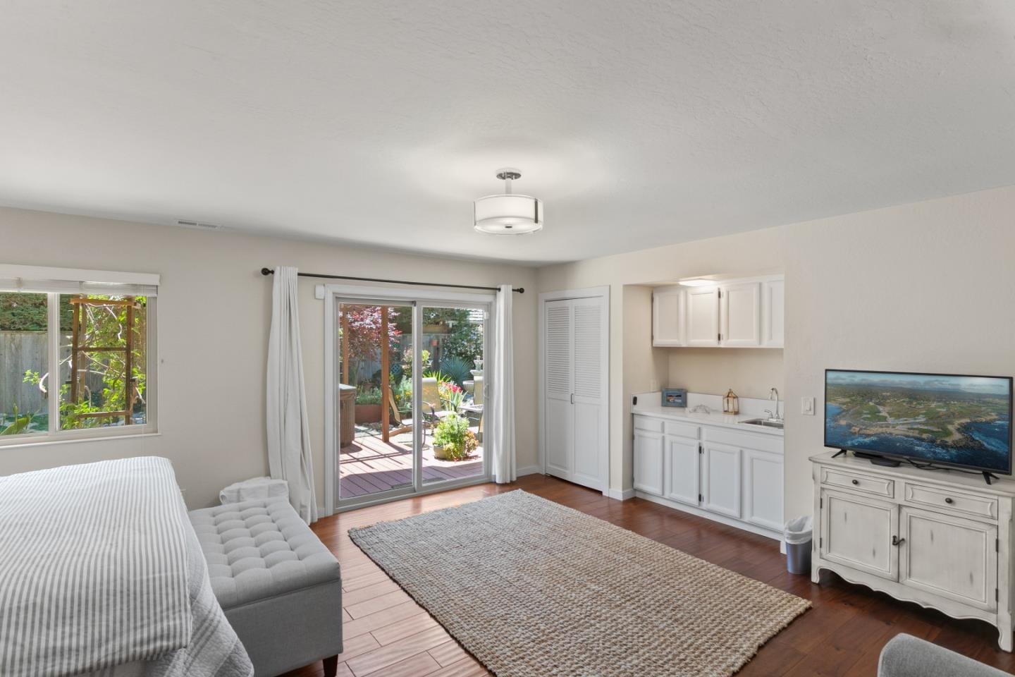Detail Gallery Image 24 of 36 For 26255 Atherton Dr, Carmel,  CA 93923 - 3 Beds | 3 Baths