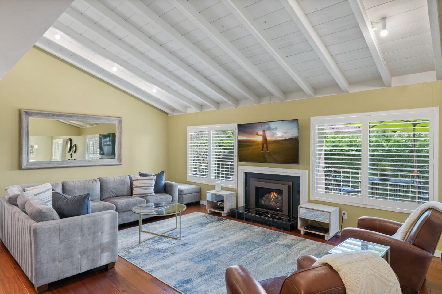 Detail Gallery Image 4 of 36 For 26255 Atherton Dr, Carmel,  CA 93923 - 3 Beds | 3 Baths
