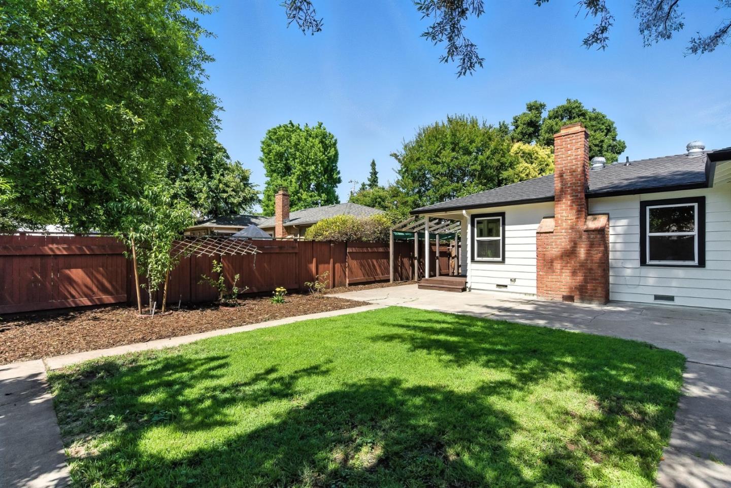 Detail Gallery Image 10 of 30 For 756 7th Ave, Redwood City,  CA 94063 - 2 Beds | 1 Baths