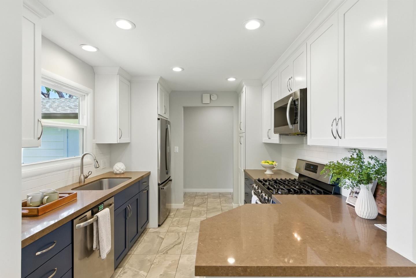 Detail Gallery Image 11 of 30 For 756 7th Ave, Redwood City,  CA 94063 - 2 Beds | 1 Baths