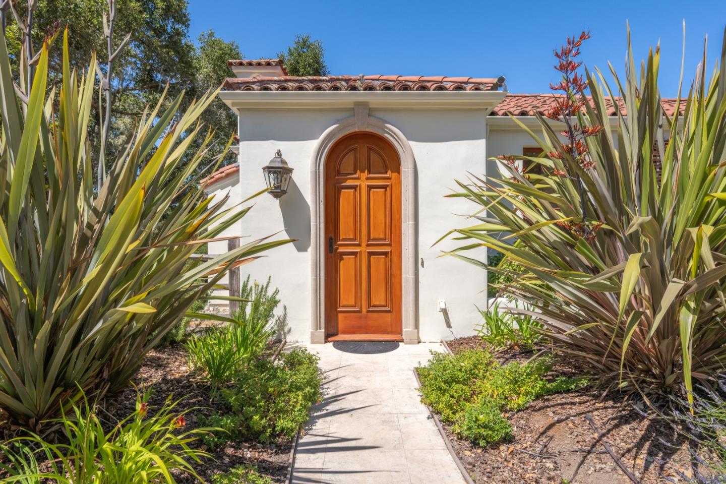 Detail Gallery Image 29 of 54 For 11725 Camino Escondido Rd, Carmel Valley,  CA 93924 - 3 Beds | 2/1 Baths