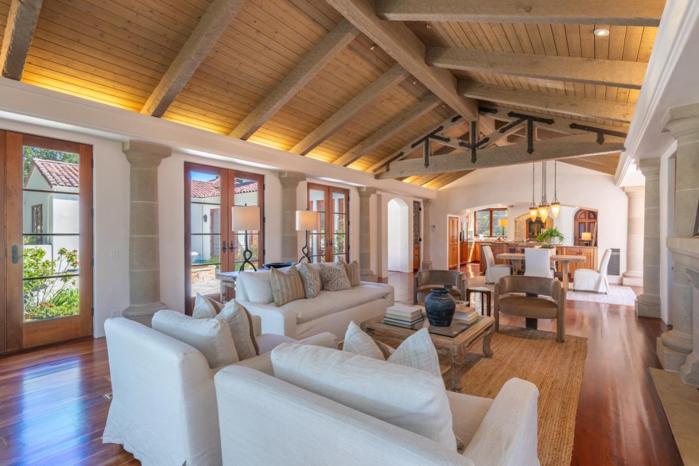 Detail Gallery Image 9 of 54 For 11725 Camino Escondido Rd, Carmel Valley,  CA 93924 - 3 Beds | 2/1 Baths