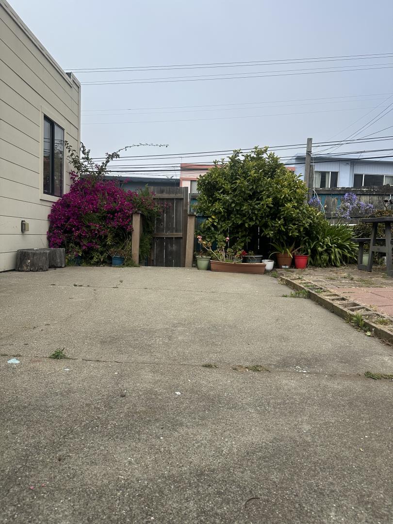 Detail Gallery Image 15 of 16 For 301 Hanover St, San Francisco,  CA 94112 - 2 Beds | 2 Baths