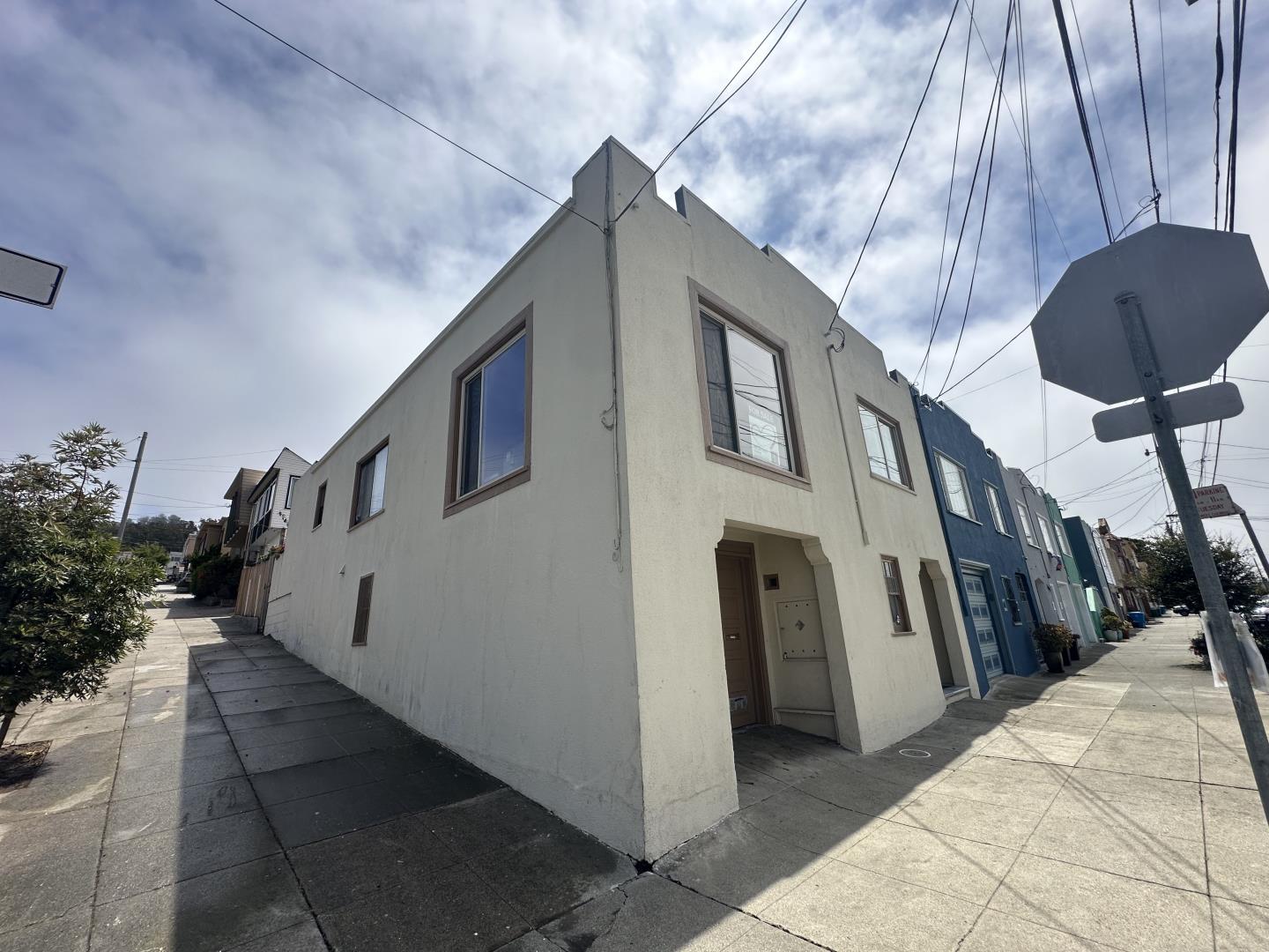 Detail Gallery Image 3 of 16 For 301 Hanover St, San Francisco,  CA 94112 - 2 Beds | 2 Baths