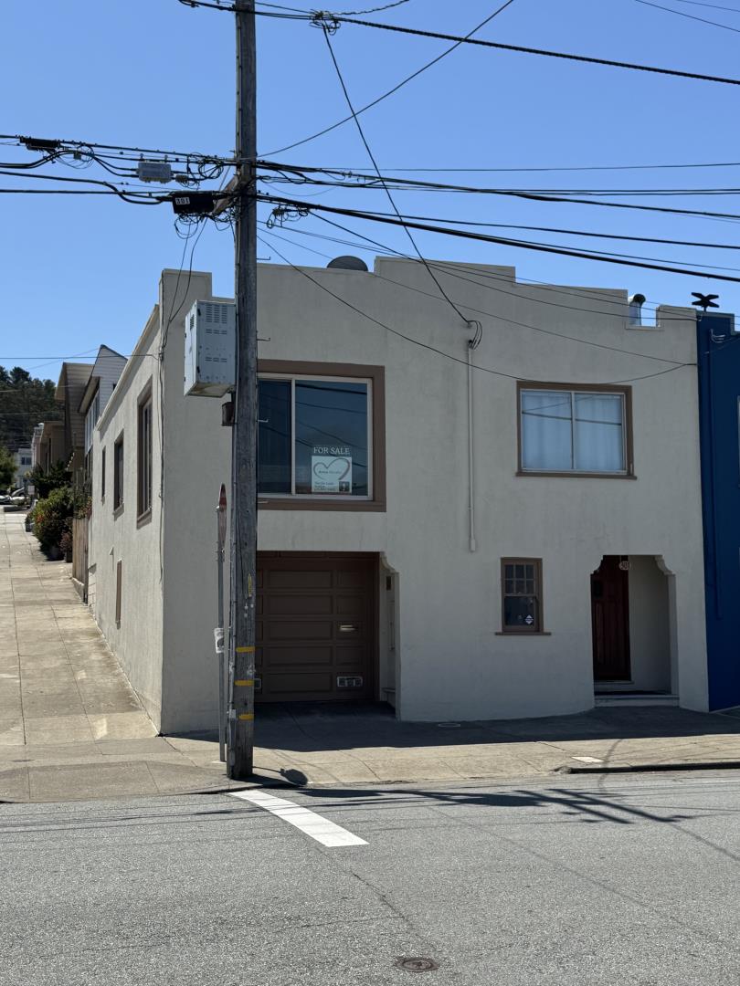 Detail Gallery Image 5 of 16 For 301 Hanover St, San Francisco,  CA 94112 - 2 Beds | 2 Baths