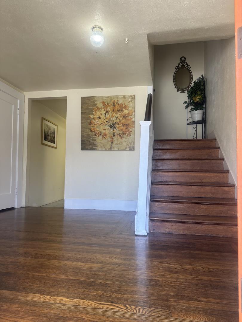 Detail Gallery Image 6 of 16 For 301 Hanover St, San Francisco,  CA 94112 - 2 Beds | 2 Baths