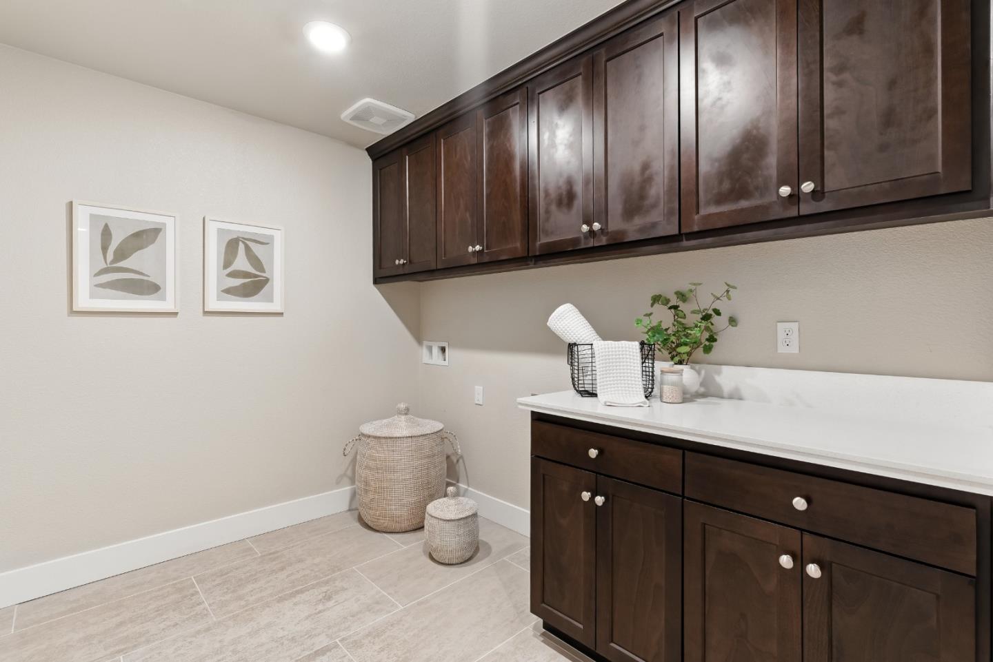 Detail Gallery Image 12 of 44 For 19 Waterline Pl, Richmond,  CA 94801 - 2 Beds | 2/1 Baths