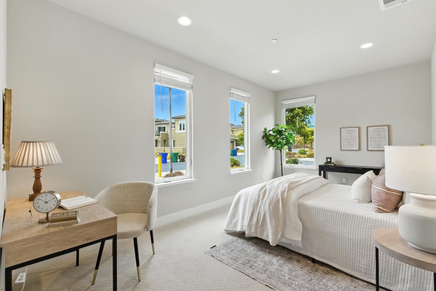 Detail Gallery Image 6 of 44 For 19 Waterline Pl, Richmond,  CA 94801 - 2 Beds | 2/1 Baths