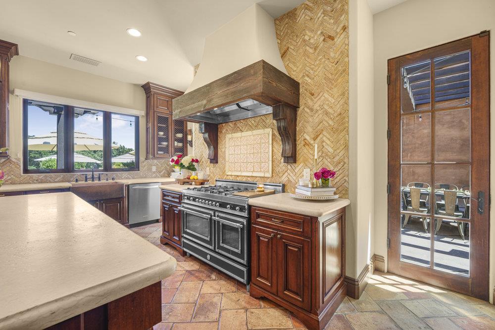 Detail Gallery Image 10 of 60 For 12240 Heritage Way, Gilroy,  CA 95020 - 5 Beds | 4/1 Baths