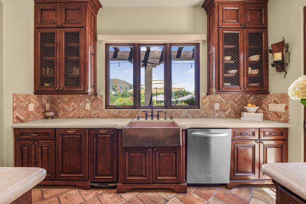 Detail Gallery Image 12 of 60 For 12240 Heritage Way, Gilroy,  CA 95020 - 5 Beds | 4/1 Baths
