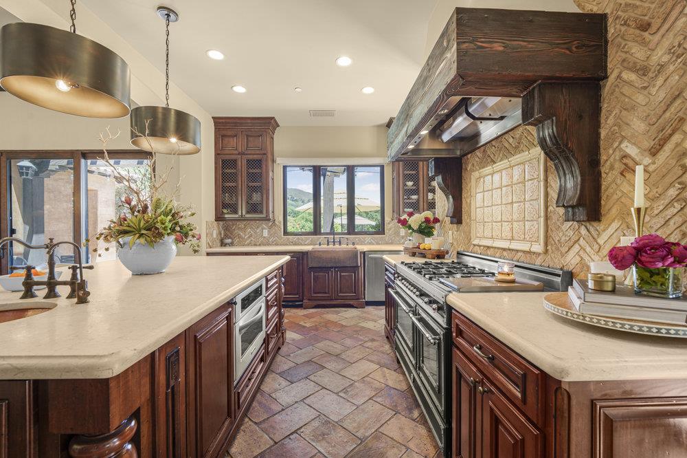 Detail Gallery Image 14 of 60 For 12240 Heritage Way, Gilroy,  CA 95020 - 5 Beds | 4/1 Baths