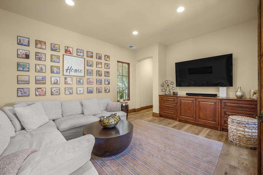 Detail Gallery Image 17 of 60 For 12240 Heritage Way, Gilroy,  CA 95020 - 5 Beds | 4/1 Baths