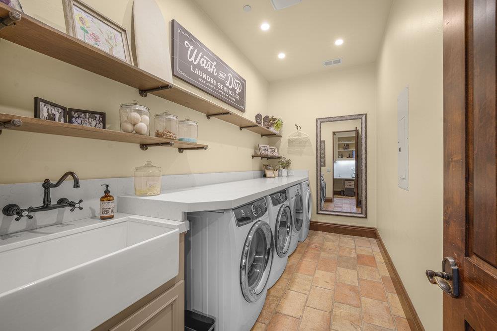 Detail Gallery Image 35 of 60 For 12240 Heritage Way, Gilroy,  CA 95020 - 5 Beds | 4/1 Baths