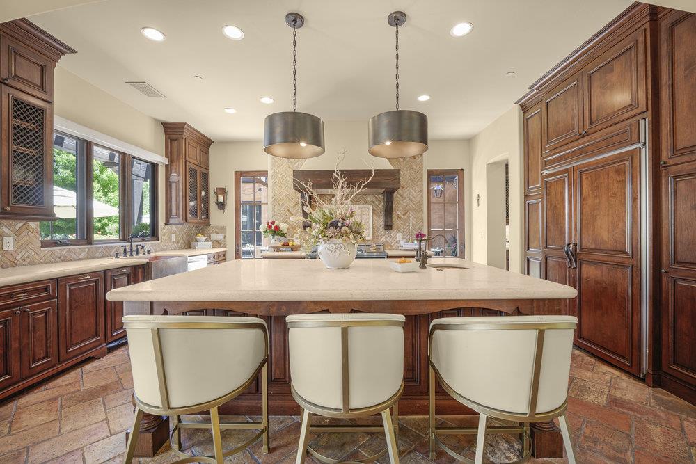 Detail Gallery Image 8 of 60 For 12240 Heritage Way, Gilroy,  CA 95020 - 5 Beds | 4/1 Baths
