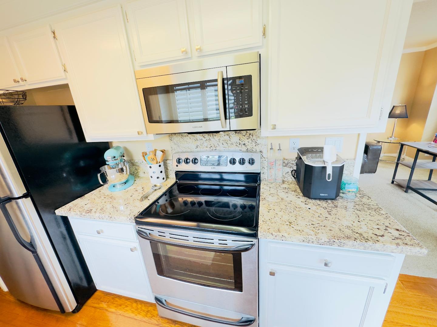 Detail Gallery Image 10 of 24 For 1053 Riker St #1,  Salinas,  CA 93901 - 1 Beds | 1 Baths