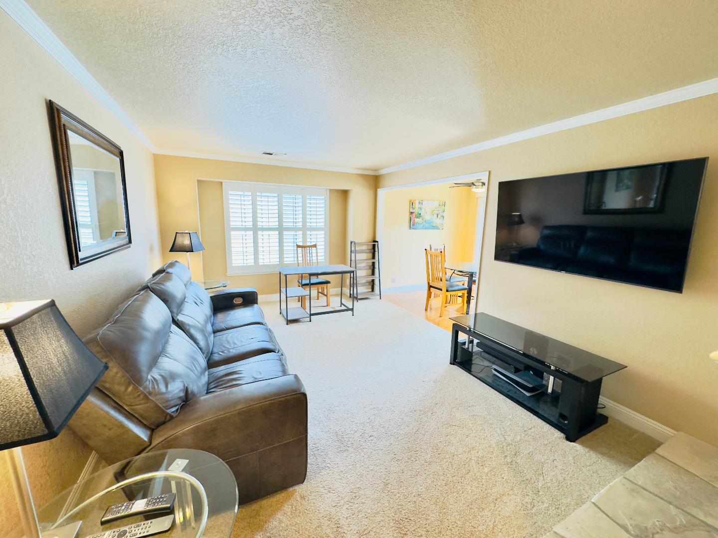 Detail Gallery Image 5 of 24 For 1053 Riker St #1,  Salinas,  CA 93901 - 1 Beds | 1 Baths