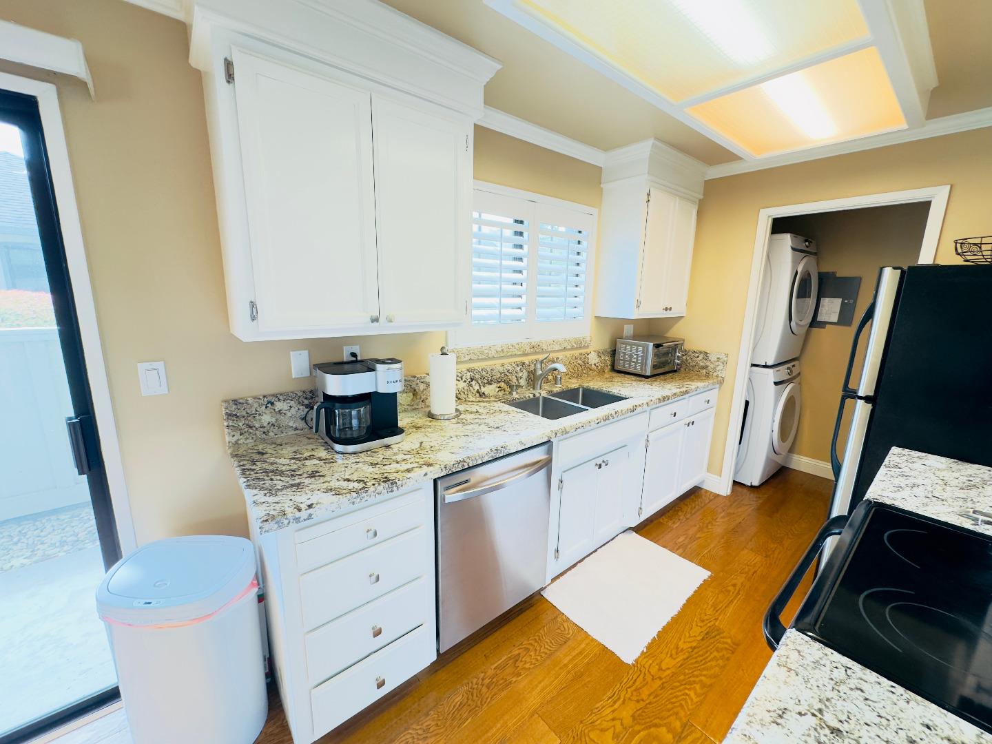 Detail Gallery Image 9 of 24 For 1053 Riker St #1,  Salinas,  CA 93901 - 1 Beds | 1 Baths